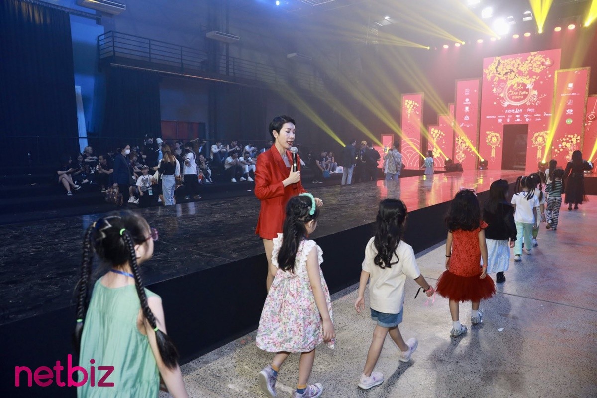 Xuân Lan tổ chức show thời trang, âm nhạc quy tụ hàng trăm sao Việt mừng xuân Quý Mão
