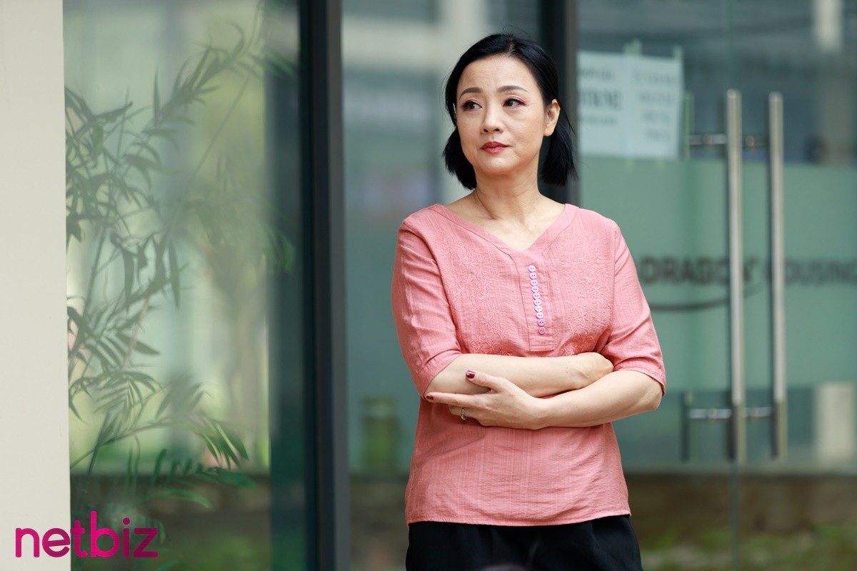 NSƯT Mỹ Duyên trẻ trung, khác lạ trong sitcom 'Thanh xuân mãi cháy'