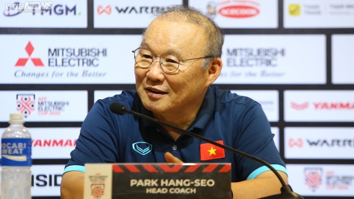 HLV Park nói lời gan ruột trong ngày chia tay buồn với bóng đá Việt Nam HLV Park nói lời gan ruột trong ngày chia tay với bóng đá Việt Nam