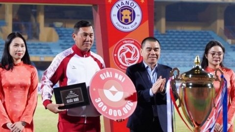 CLB CA Hà Nội bất ngờ có danh hiệu đầu tiên sau khi thăng hạng