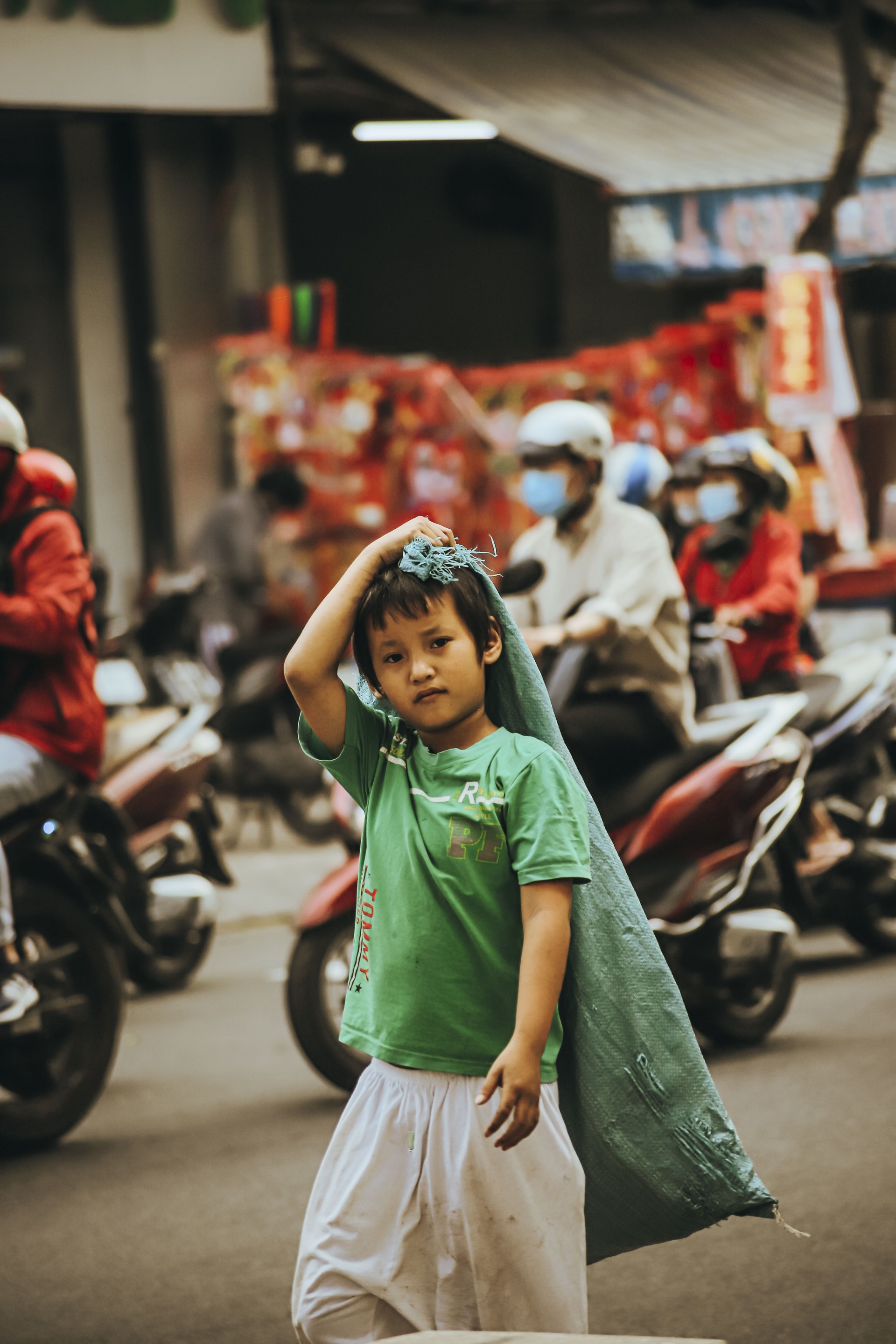 Chợ Lớn những ngày đón xuân: Lộng lẫy sắc đỏ, vàng - rộn ràng chào năm mới
