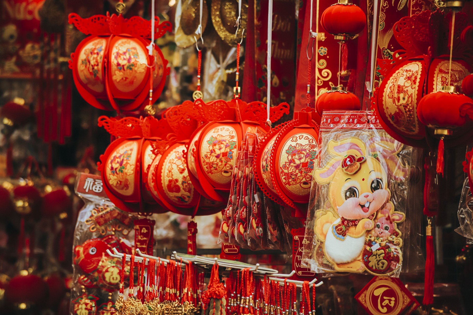 Chợ Lớn những ngày đón xuân: Lộng lẫy sắc đỏ, vàng - rộn ràng chào năm mới