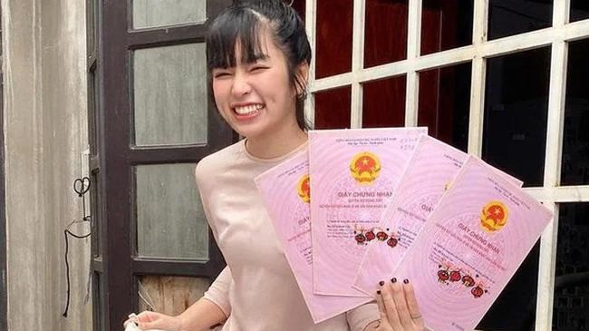 Hot girl Đỗ Khánh Vân tự lì xì bản thân 4 cái sổ đỏ vào ngày đầu năm