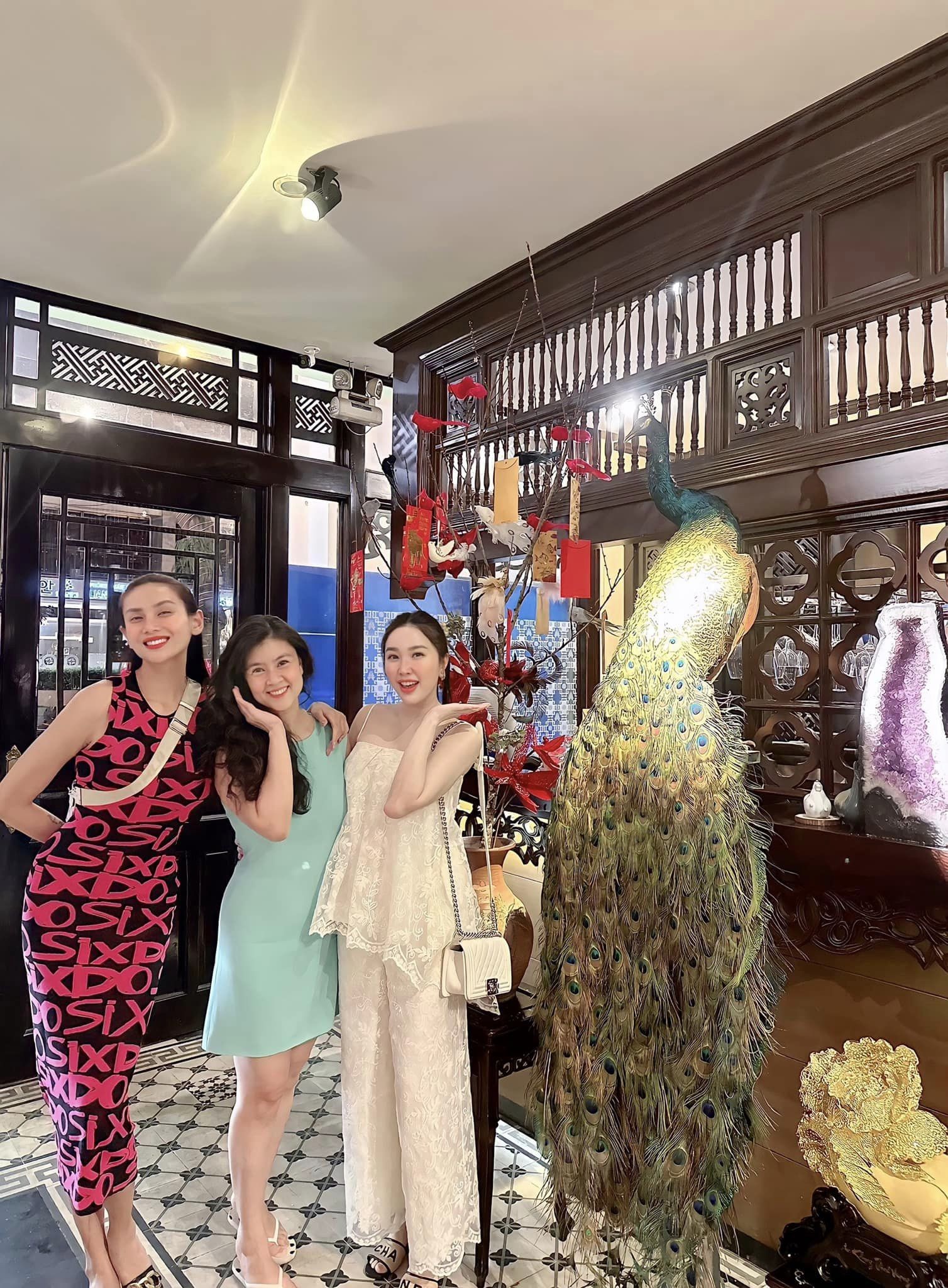 Võ Hoàng Yến chuẩn bị sang Mỹ để theo chồng về dinh, netizen háo hức chờ ngày trọng đại Võ Hoàng Yến chuẩn bị sang Mỹ để theo chồng về dinh