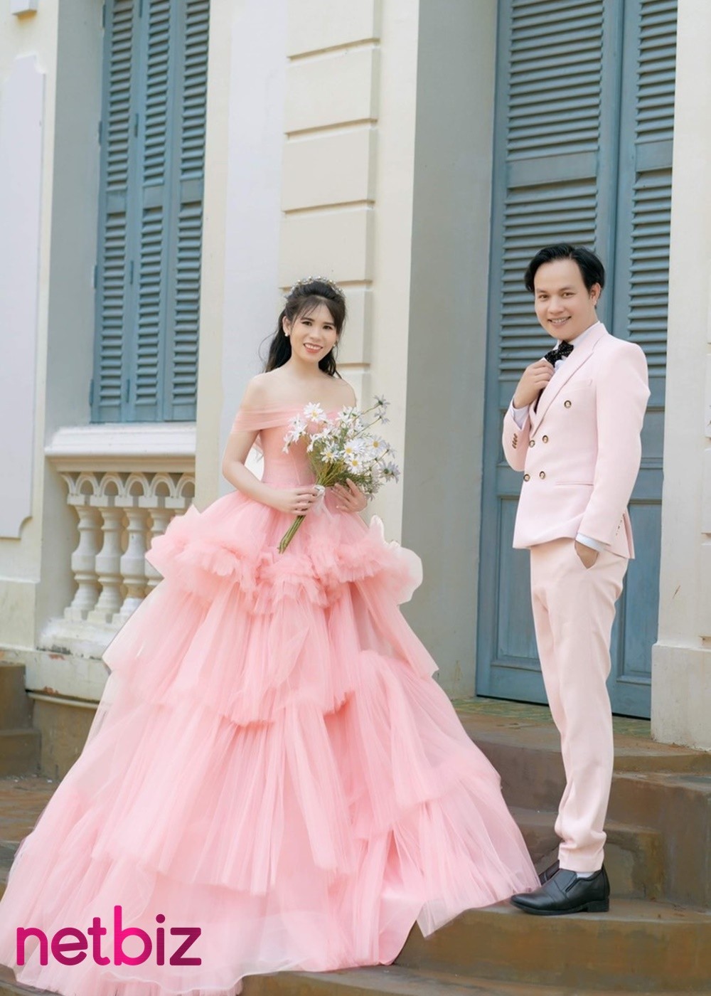 Thầy giáo tài hoa kết hôn với nữ kế toán xinh đẹp sau 6 tháng được mai mối