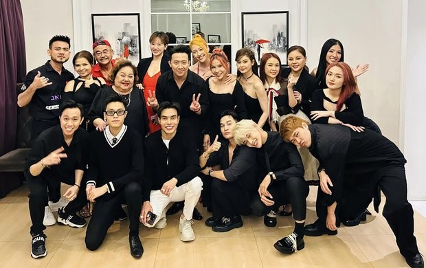 Hari Won gửi lời chúc sinh nhật đến chồng, Trấn Thành tranh thủ nịnh vợ cực ngọt