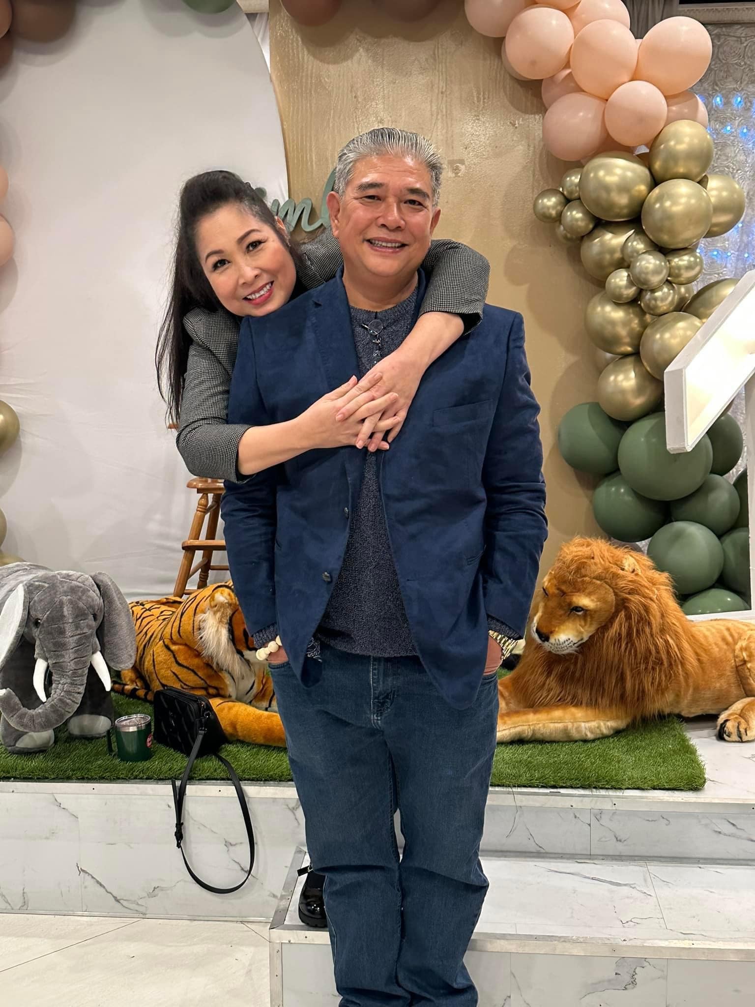 Sau hơn 20 năm, hôn nhân của NSND Hồng Vân và ông xã Lê Tuấn Anh vẫn ngọt ngào