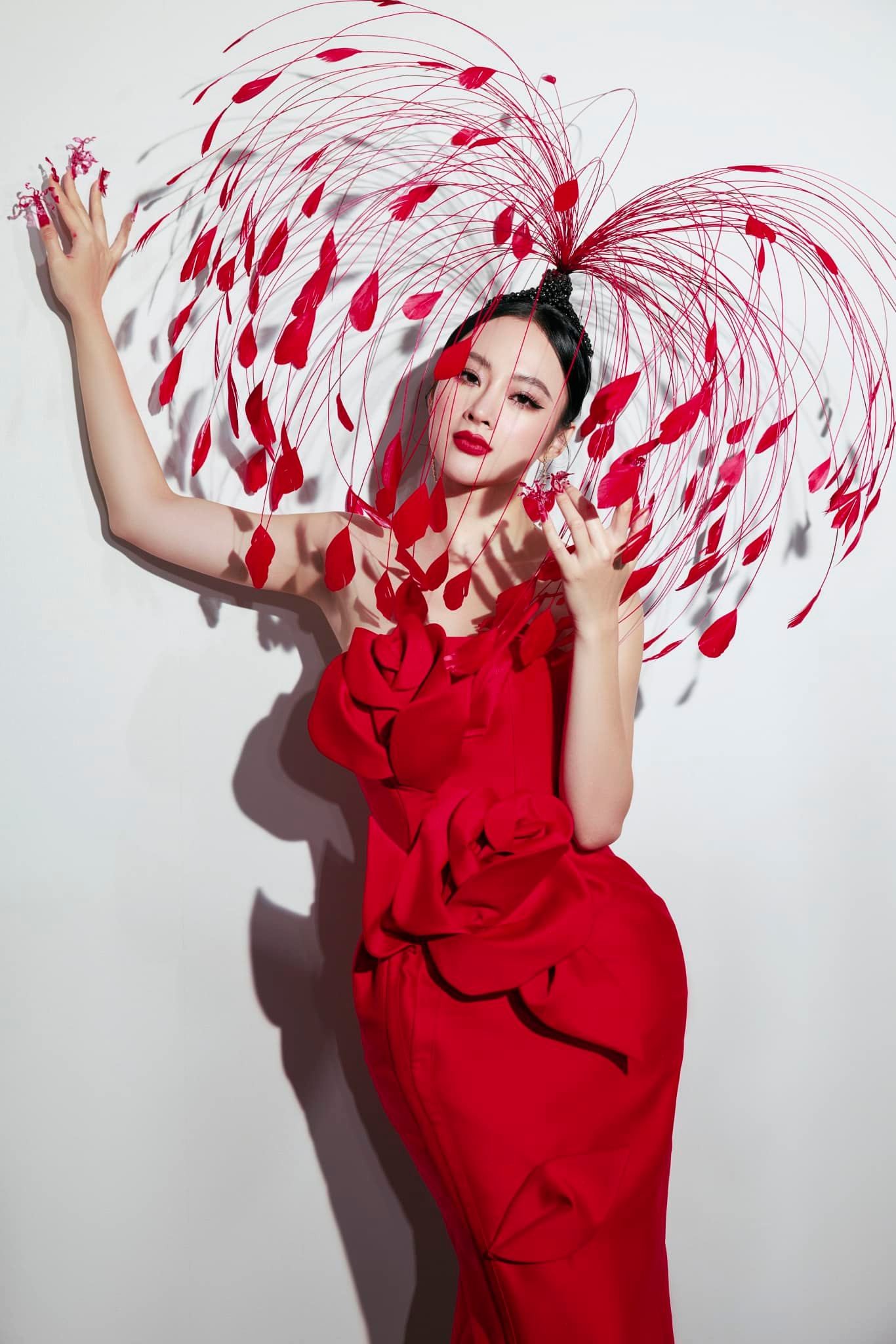 Angela Phương Trinh - thời trang xứng danh 'nữ hoàng thảm đỏ'