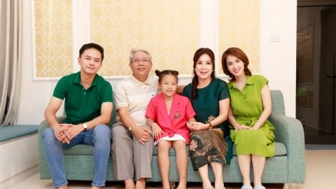 Vợ chồng Tú Vi - Văn Anh cùng tái xuất trong series phim ‘Thanh xuân mãi cháy’