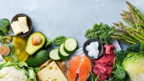 Thực phẩm nào không nên sử dụng trong chế độ ăn keto để giảm cân?