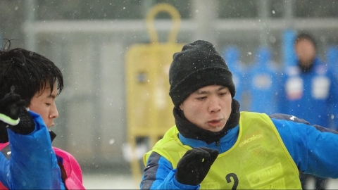 cong phuong lan dau ra mat doi bong nhat ban nhan trai dang