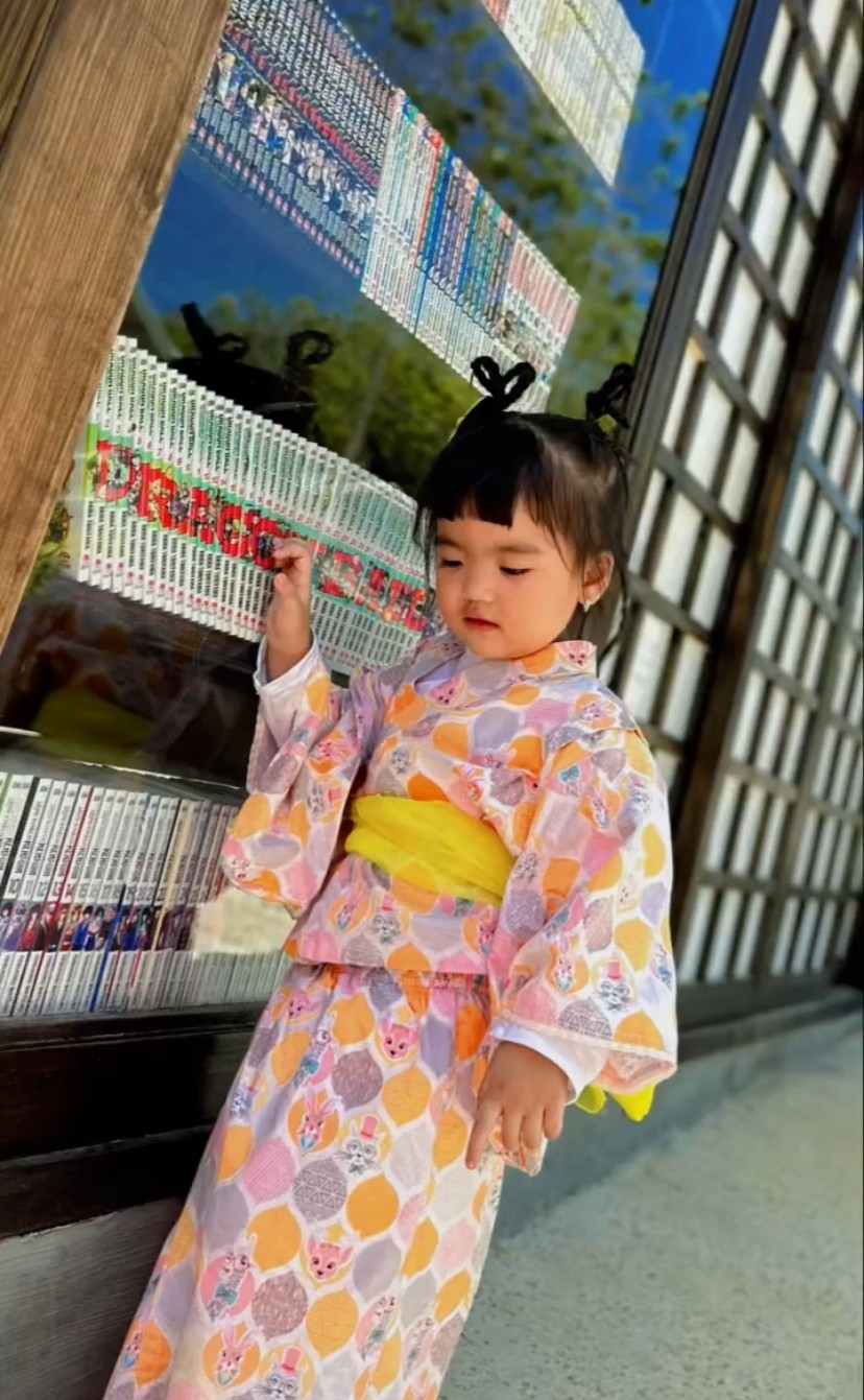 Con gái Mạc Văn Khoa chiếm spotlight khi lần đầu diện kimono