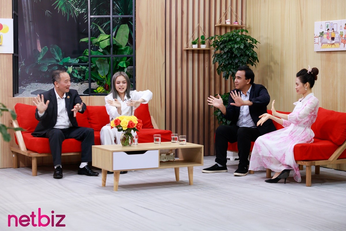 Nàng dâu bị chỉ trích vì có bầu vẫn quay clip nhảy, bố chồng lên tiếng bênh vực