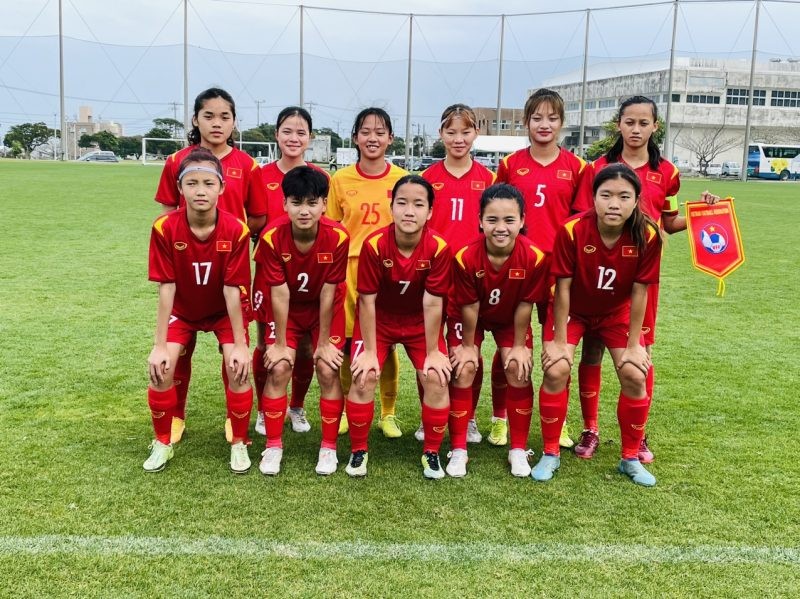 Đội hình tuyển U17 nữ Việt Nam trong trận bán kết gặp tuyển U17 nữ Singapore. (Ảnh: VFF)