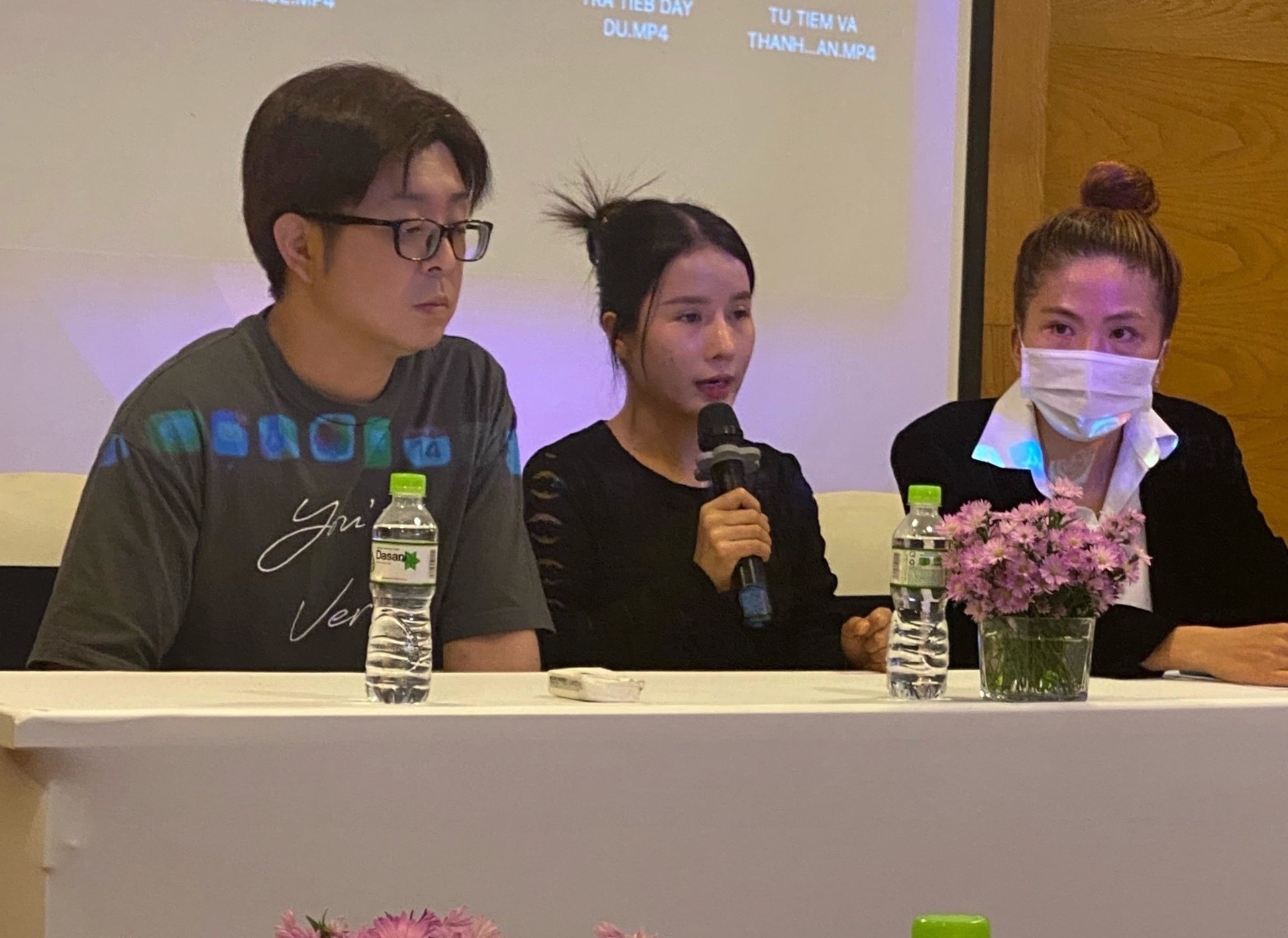 Rủ rê ông xã 'bắt trend' Thị Mầu, bà Nhân nhận về loạt phản ứng trái chiều