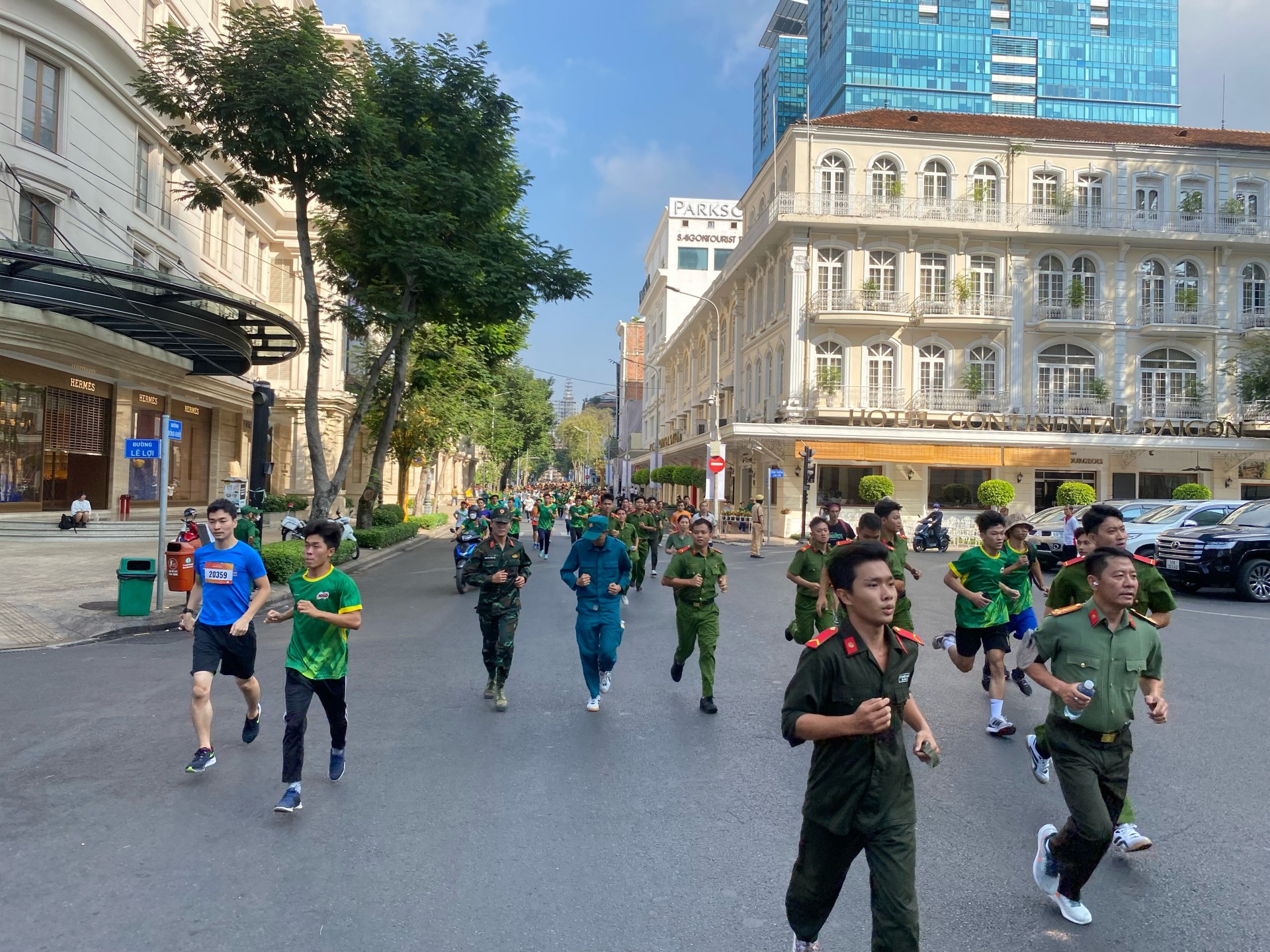 Thành phố Hồ Chí Minh hưởng ứng ngày chạy Olympic vì sức khỏe toàn dân