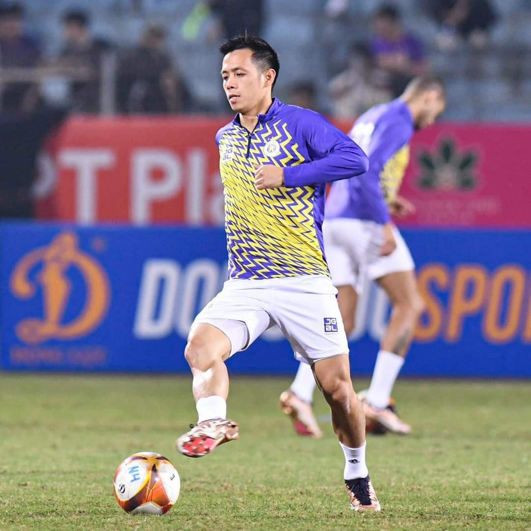 Tiền đạo Nguyễn Văn Quyết được vinh danh cầu thủ xuất sắc nhất tháng 2