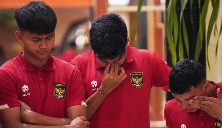 Cầu thủ U-20 Indonesia suy sụp khi nghe tin mất suất dự FIFA U-20 World Cup 2023