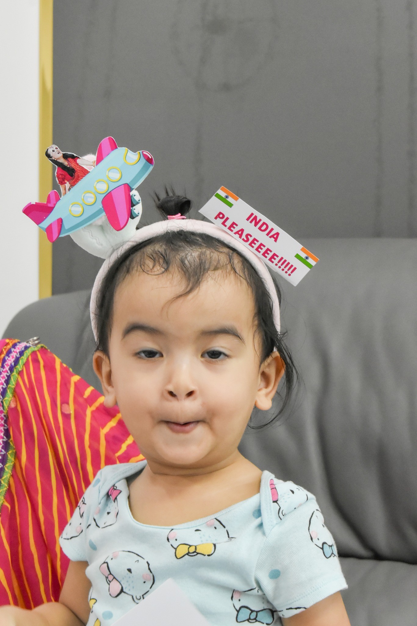 Võ Hạ Trâm diện trang phục Ấn Độ cùng con gái 'lừa' ông xã 5 tỷ Võ Hạ Trâm diện trang phục Ấn Độ cùng con gái 'lừa' ông xã 5 tỷ