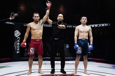 'Quái Vật Da Nâu' Trần Quang Lộc hạ võ sĩ Trung Quốc vỏn vẹn trong 2 phút