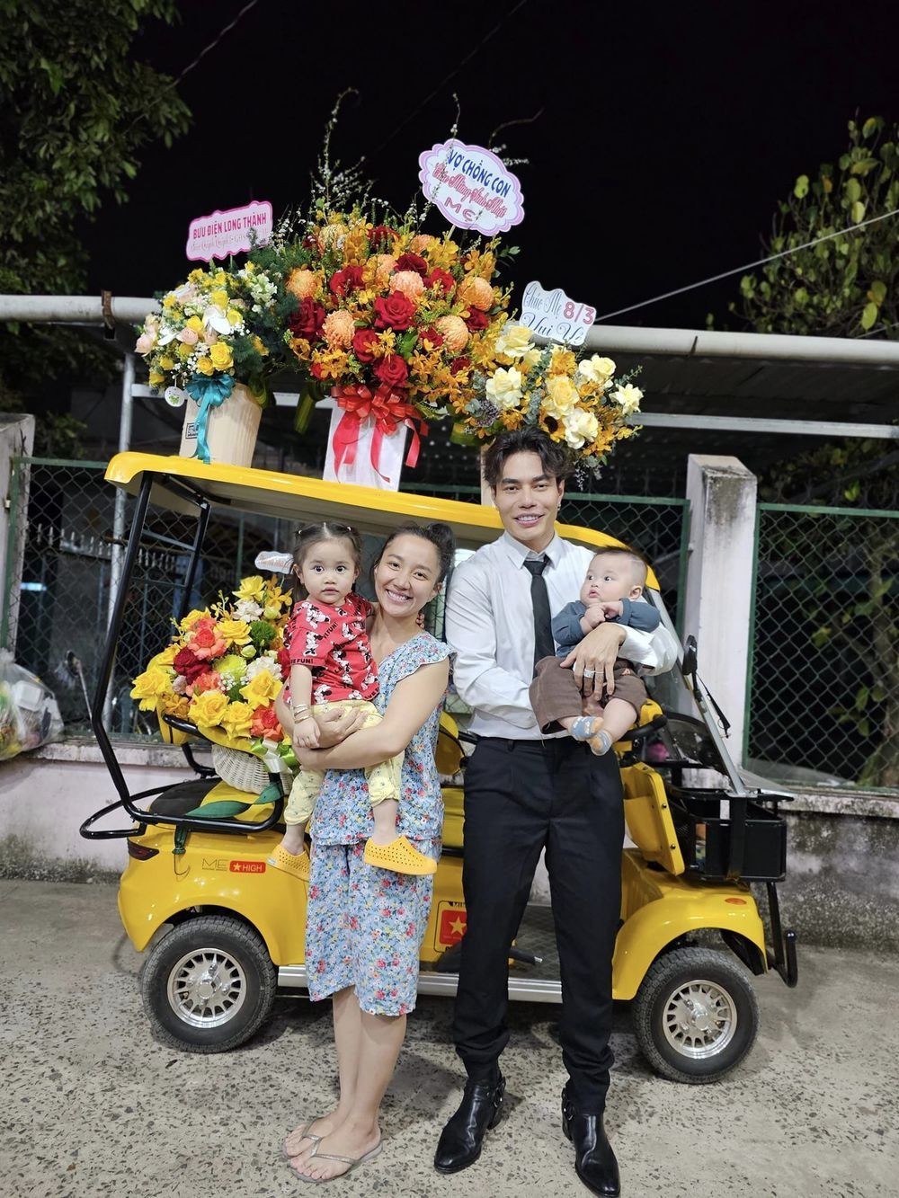 Vợ ngã xe đau đớn, Lê Dương Bảo Lâm gây tranh cãi khi chỉ lo chụp ảnh 'dìm hàng'