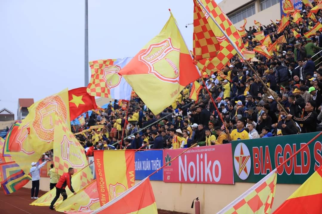 Sự cuồng nhiệt của các cổ động viên qua mỗi trận đấu. (Ảnh: Thép Xanh Nam Định FC)