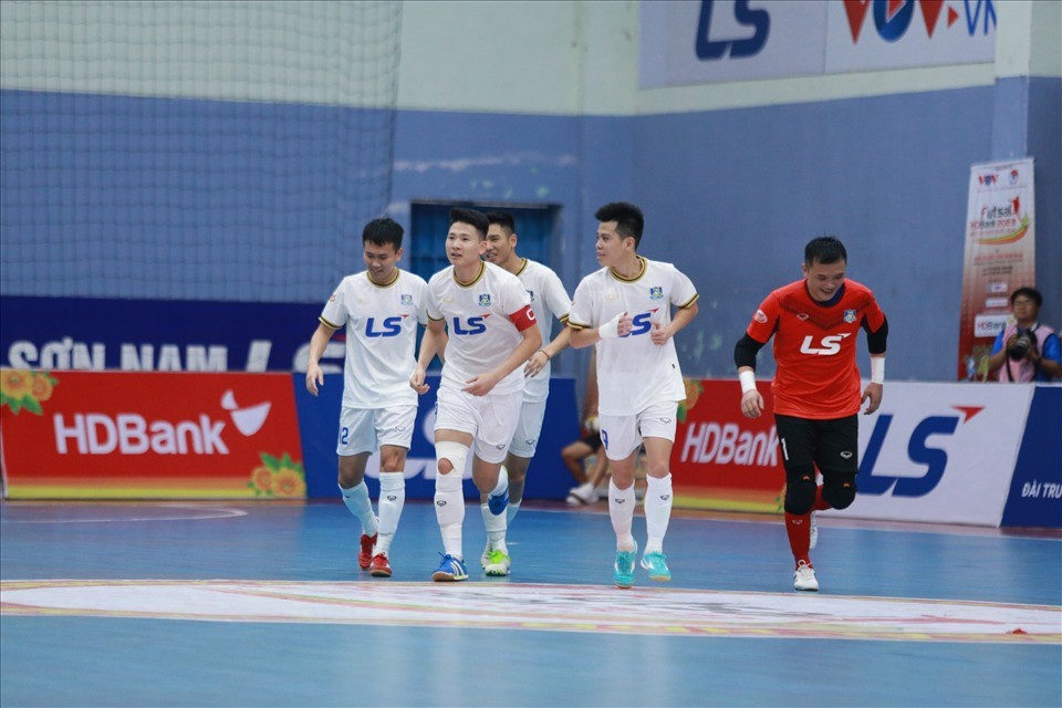 Vòng 6 Futsal HDBank VĐQG 2023: Hà Nội ôm trọn 3 điểm, Sahako thua đậm