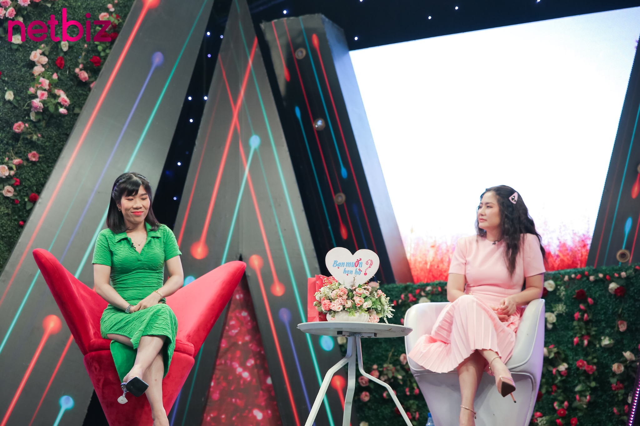 Thầy giáo nghẹn ngào tiết lộ từng quỳ gối cầu xin vợ cũ quay về khiến Quyền Linh xót xa