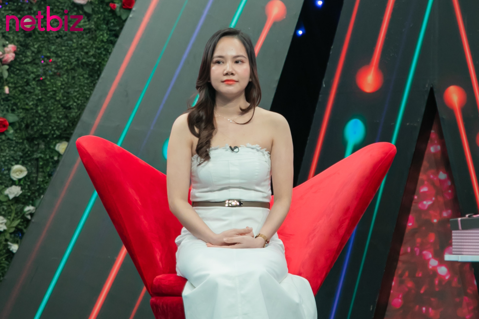 Cả trường quay ‘Bạn muốn hẹn hò?’ lạc vào phim ngôn tình nhờ sự xuất hiện của đôi ‘trai tài gái sắc’ Cả trường quay ‘Bạn muốn hẹn hò?’ lạc vào phim ngôn tình nhờ sự xuất hiện của đôi ‘trai tài gái sắc’