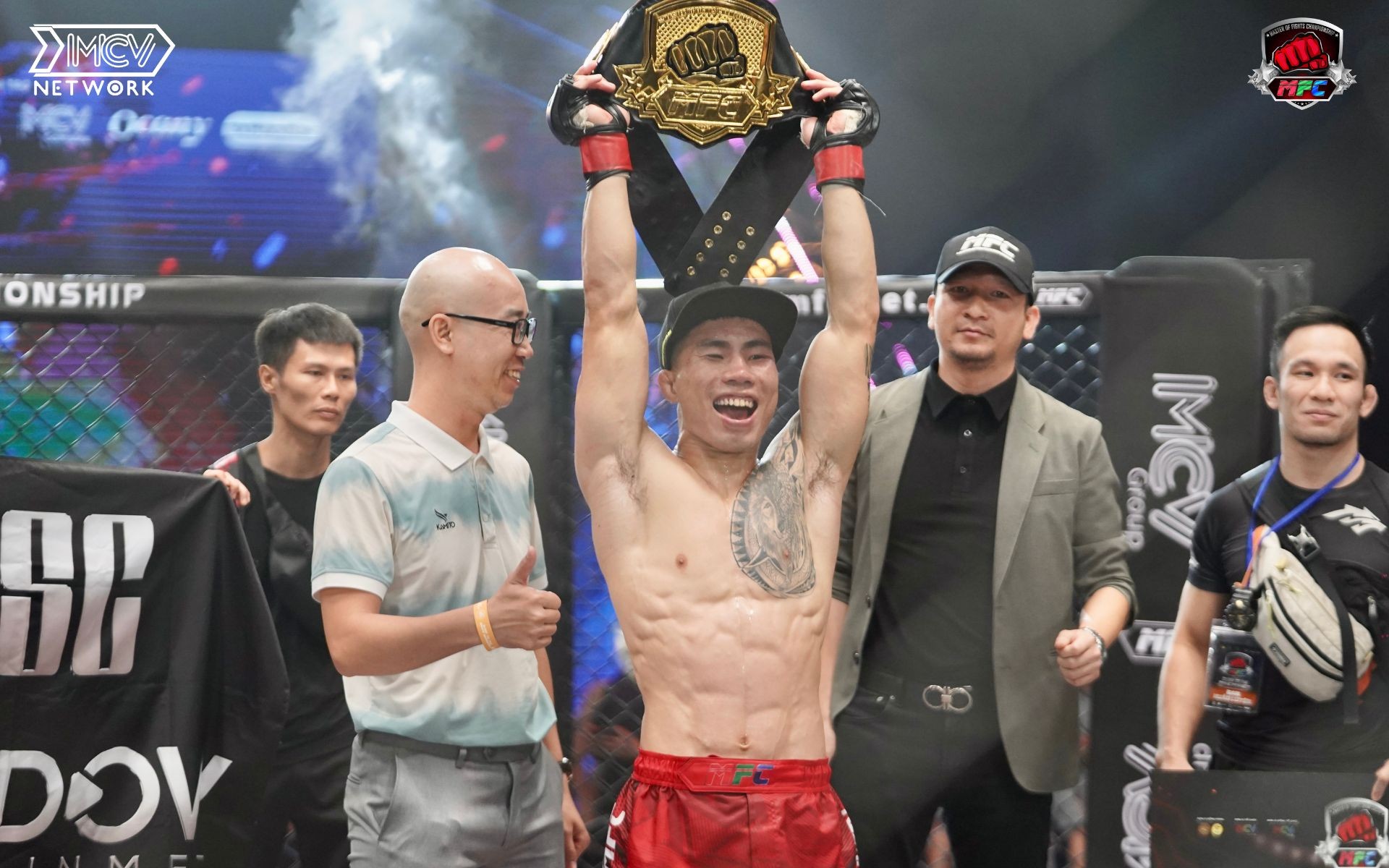 Đánh bại đối thủ bằng một đòn siết cổ, Phạm Văn Nam chiến thắng đầy thuyết phục tại Master Of Fights Championship 2023