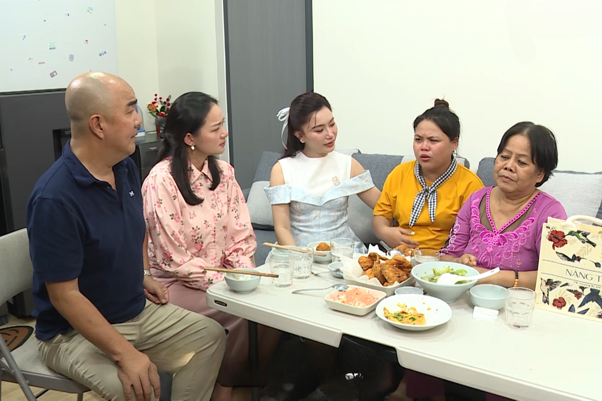 Diễn viên Ngọc Hoa tiết lộ từng muốn bỏ nghề vì không ai mời diễn