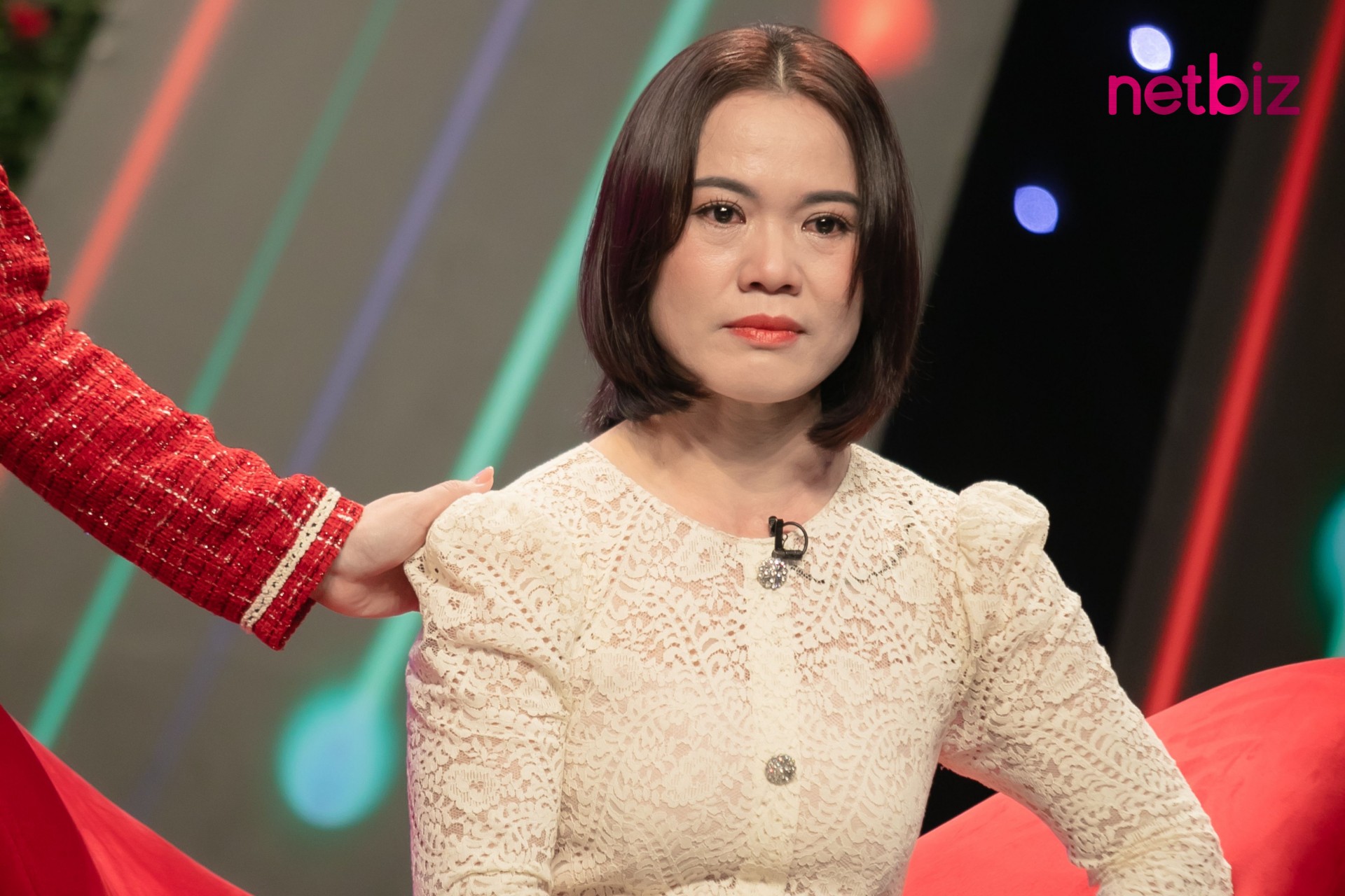 Cả trường quay “đứng ngồi không yên” trước lời tâm sự của nữ chính về người chồng vũ phu