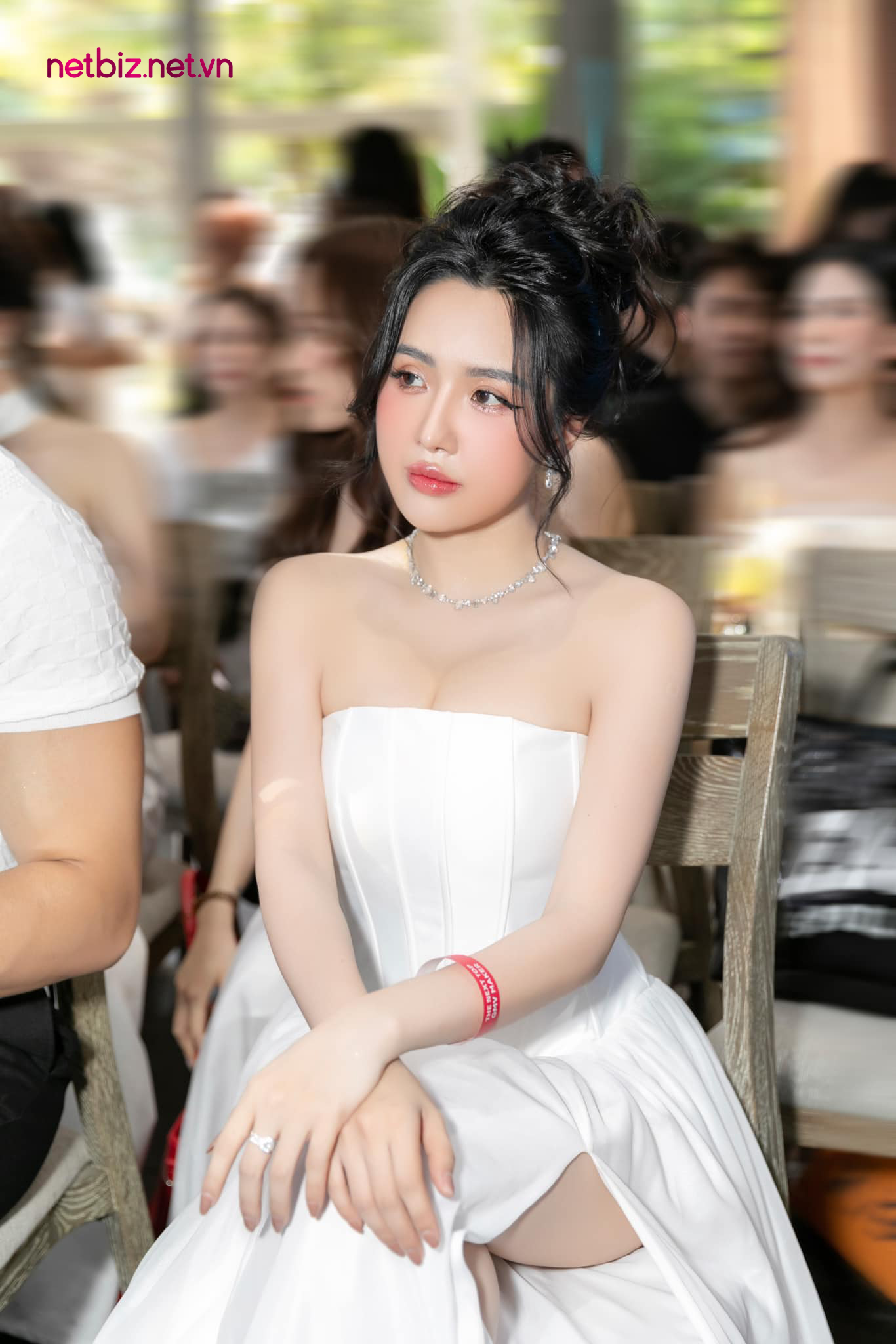 Viên Vibi mang về gần 6 tỷ đồng ở phiên livestream thứ 2 cùng MCV Shoppertainment Viên Vibi mang về gần 6 tỷ đồng ở phiên livestream thứ 2 cùng MCV Shoppertainment