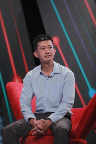 anh thay giao luong thien tim duoc co nang giam doc ban linh ngay tren song truyen hinh