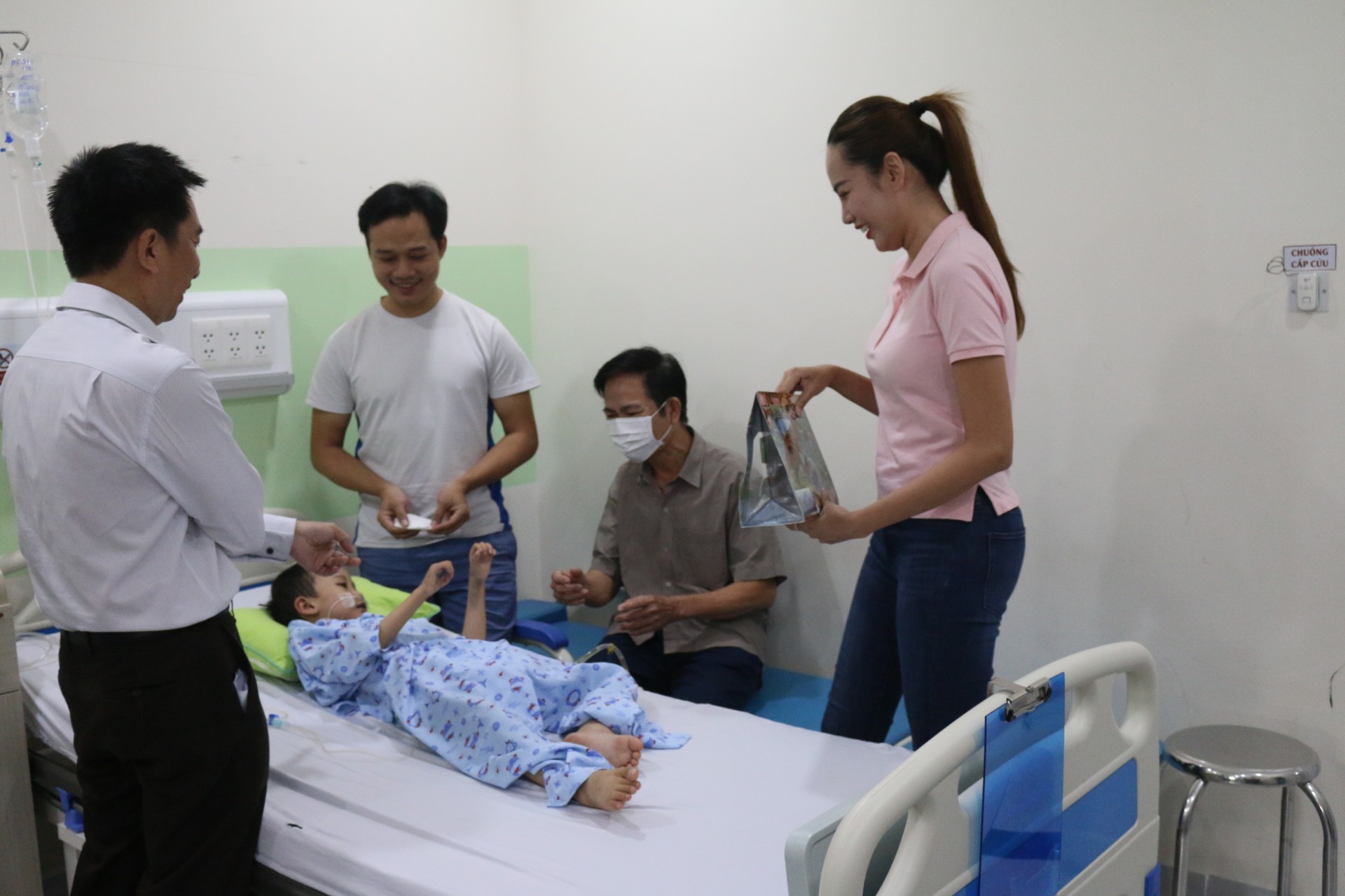 Hành trình tiếp sức “nhịp tim” của Lê Hoàng Phương, bệnh nhi thứ 3 đã hồi phục