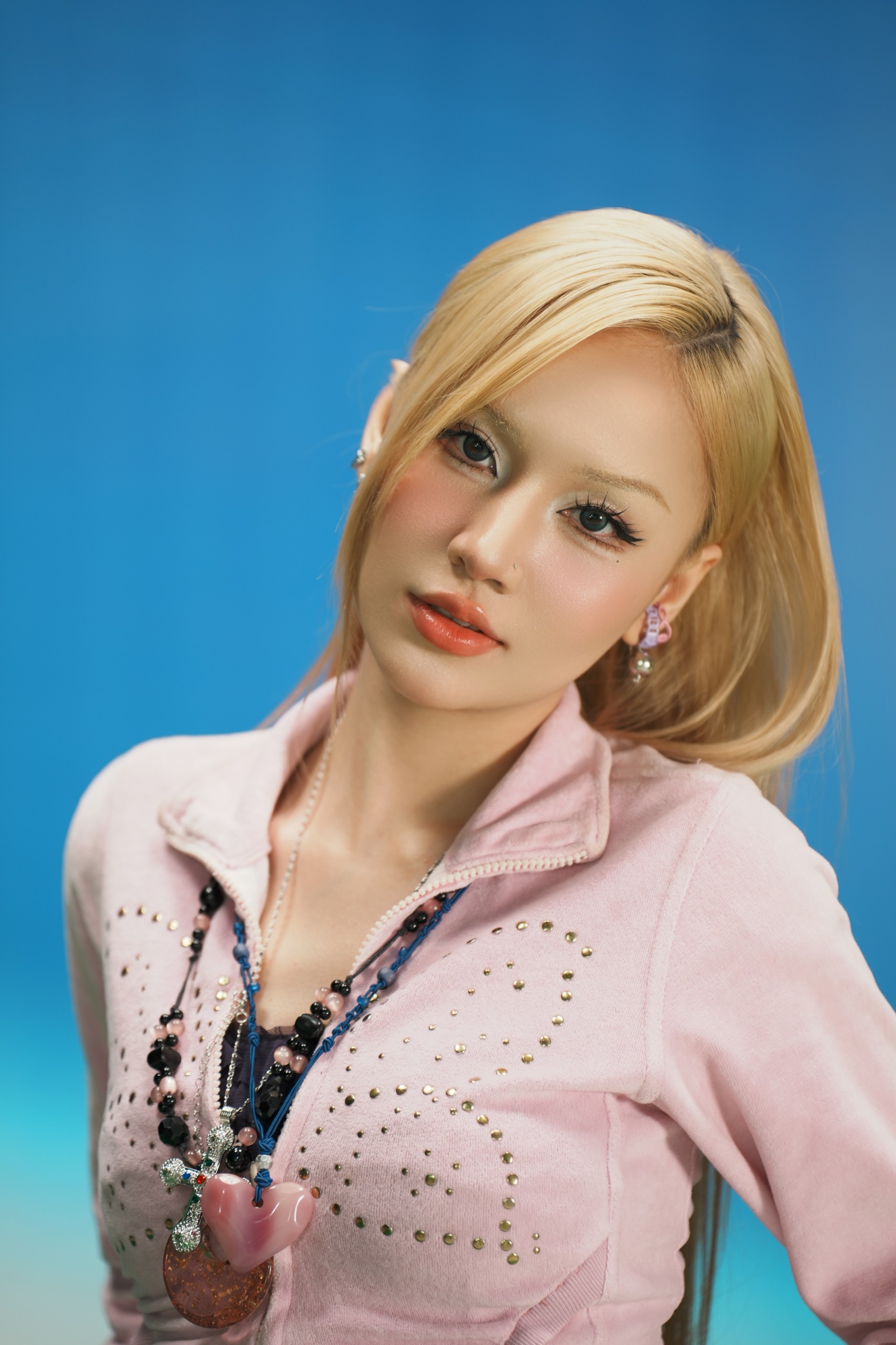 Saabirose ra mắt MV mới trước thềm ‘cuộc chiến’ Em Xinh Say Hi