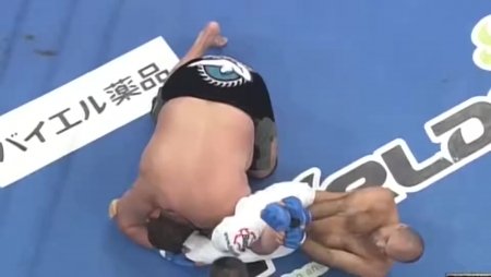 Cao thủ MMA trạm chán "siêu võ sĩ" Sumo 223kg và cái kết