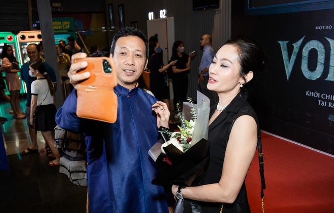 Lê Phương hết gái quê, phải lột sạch để vào cảnh nóng trong phim mới - Ảnh 11. Lê Phương hết gái quê, phải lột sạch để vào cảnh nóng trong phim mới - Ảnh 11.