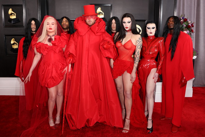 Hết hồn với thảm họa thời trang tại Grammy 2023 - Ảnh 11.