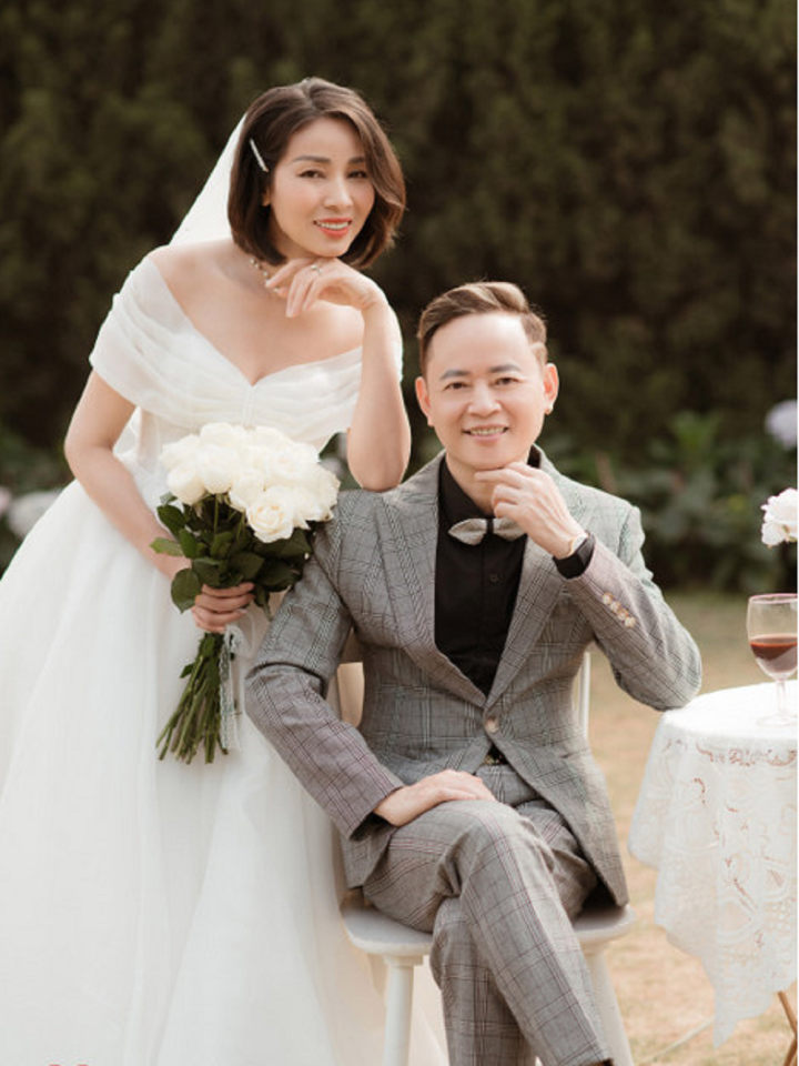 Loạt ảnh cưới lãng mạn, ngọt ngào của Tùng Dương và người vợ thứ 4 - 1