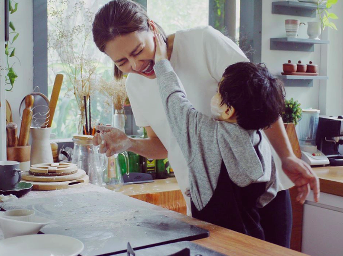 Ngọc Lan, Hứa Minh Đạt phản ứng khi gặp chiêu lừa con cấp cứu ở bệnh viện - Ảnh 1. Ngọc Lan, Hứa Minh Đạt phản ứng khi gặp chiêu lừa con cấp cứu ở bệnh viện - Ảnh 1.