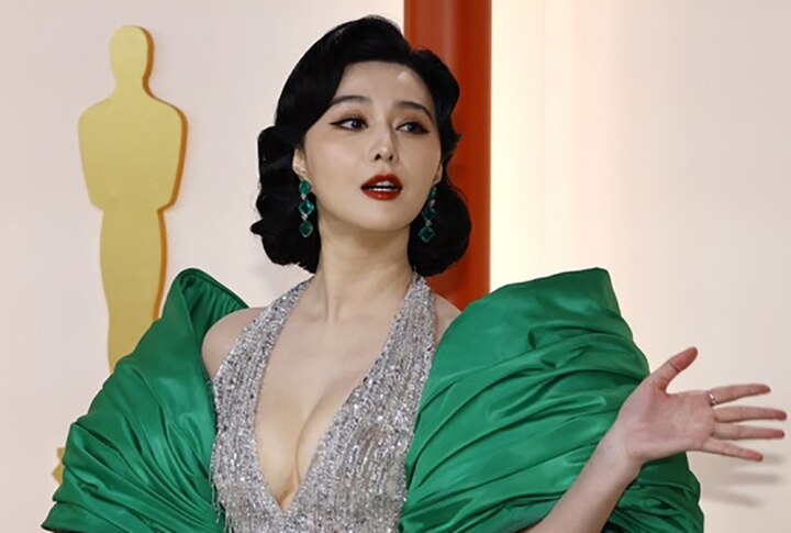 Lễ trao giải Oscars 2023: Phạm Băng Băng tái xuất gợi cảm trên thảm đỏ - 1