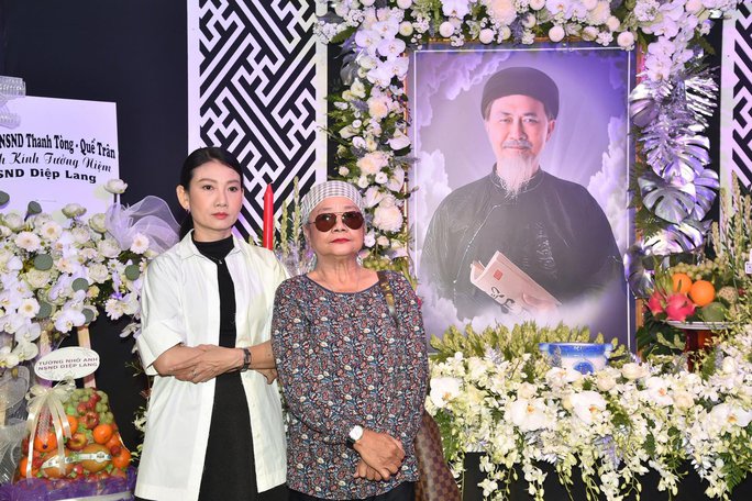 Trang trọng và ấm áp tình nghệ sĩ tại lễ tưởng niệm NSND Diệp Lang - Ảnh 7. Trang trọng và ấm áp tình nghệ sĩ tại lễ tưởng niệm NSND Diệp Lang - Ảnh 7.