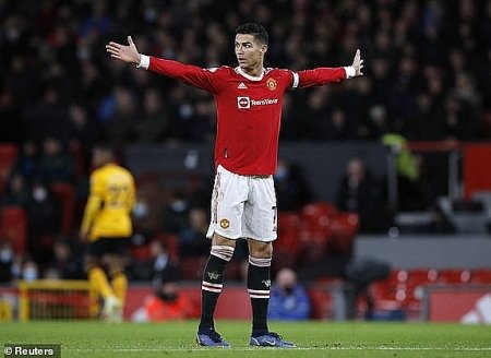 Man Utd thua trong lần đầu tiên Ronaldo đeo băng đội trưởng