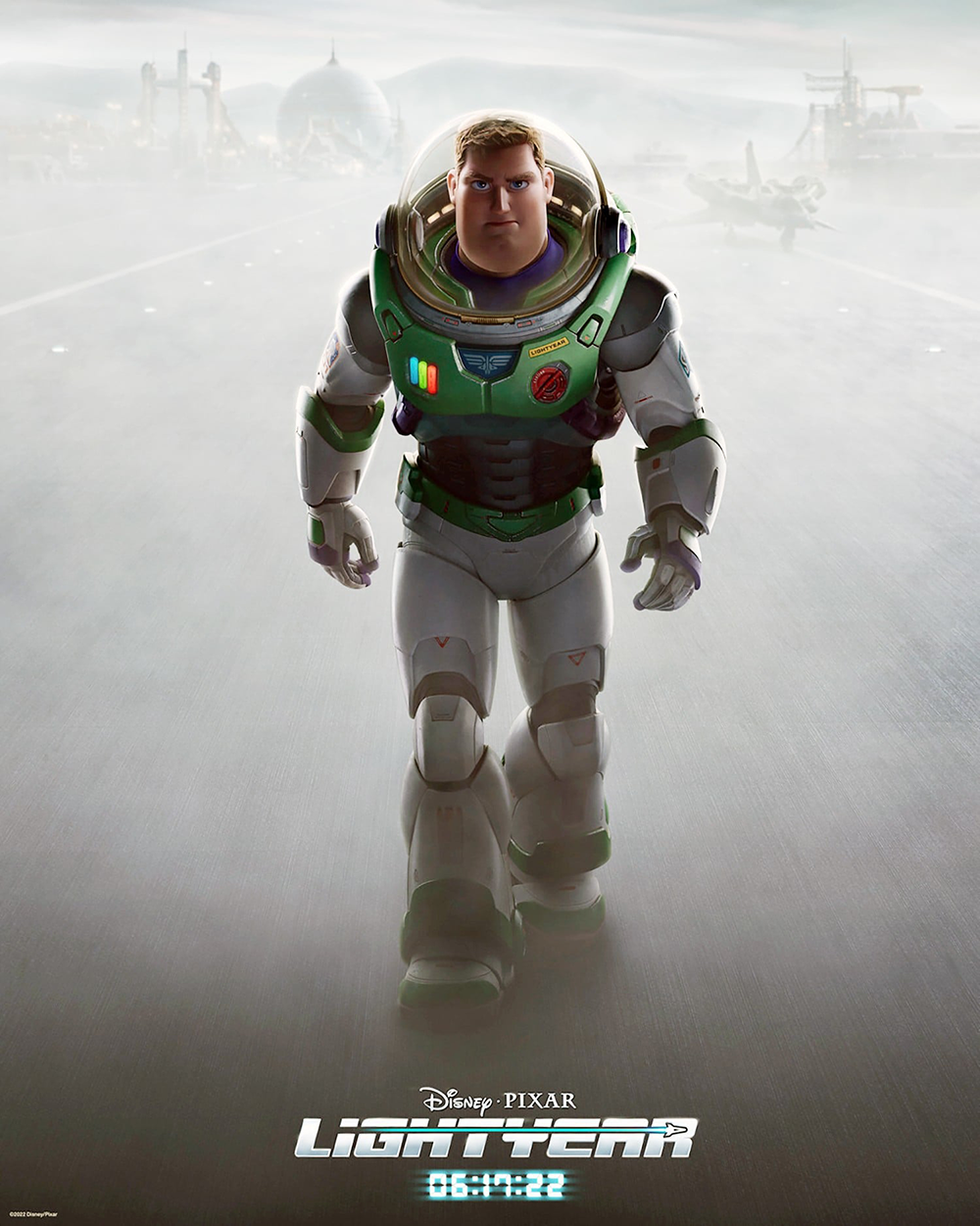Disney khôi phục cảnh hôn đồng giới trong Lightyear sau khi bị bị chỉ trích dữ dội