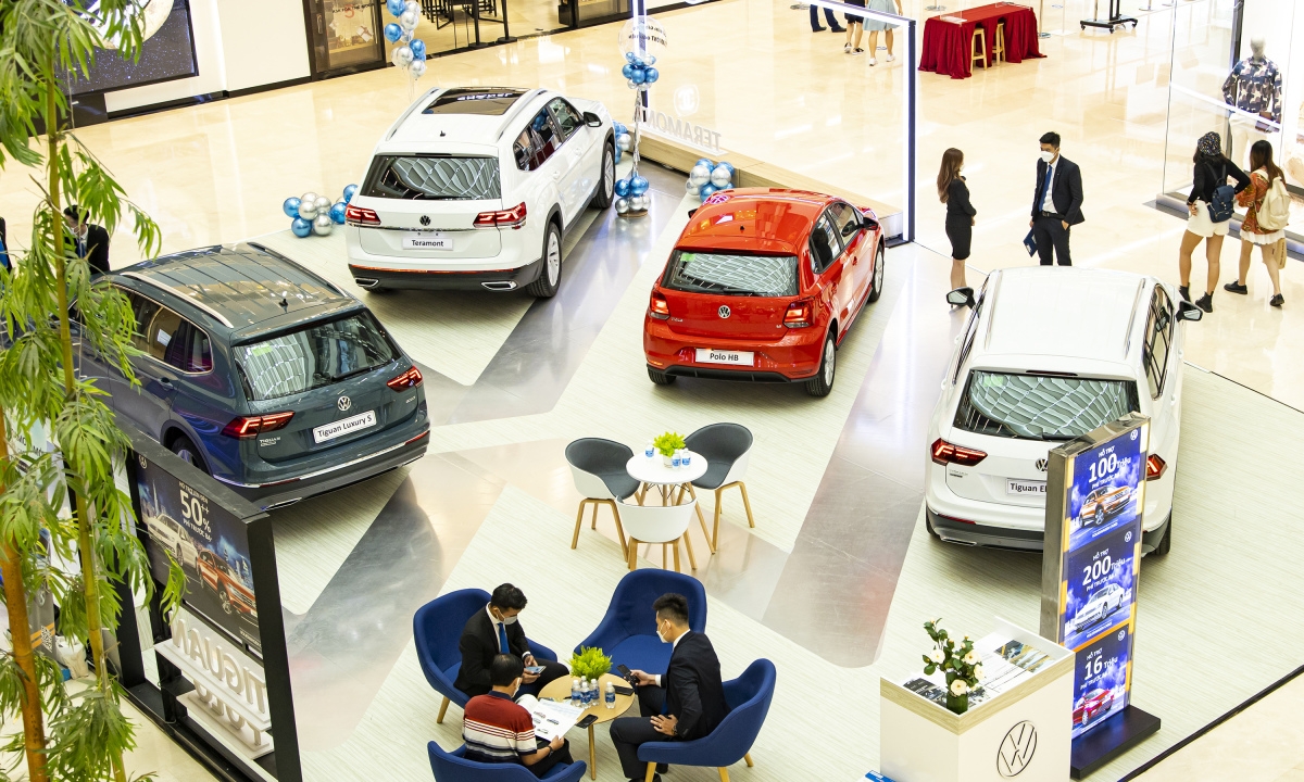 Sức mua xe tăng phi mã khi thuế trước bạ giảm 50%