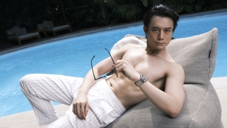 tinh tre cua truong ngoc anh khoe co bung 6 mui trong bo anh moi