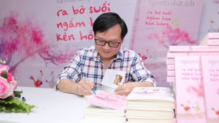 Nhà văn Nguyễn Nhật Ánh ra mắt đứa con trong đại dịch