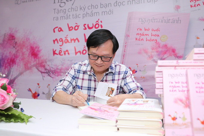 Nhà văn Nguyễn Nhật Ánh ra mắt đứa con trong đại dịch - Ảnh 2.