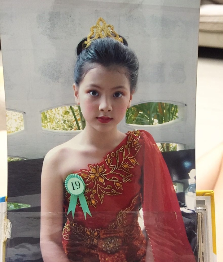 Nhan sắc đỉnh cao của Baifern Pimchanok, xem đến ảnh ngày bé mới ngỡ ngàng - 11